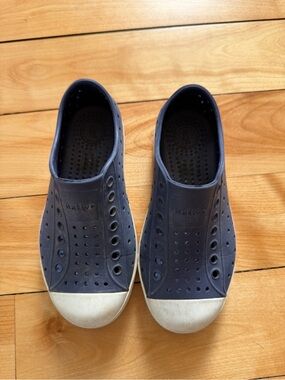 Navy blue natives size C11